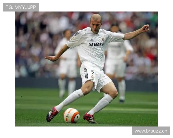 齐达内中场组织能力持续提升,战术价值备受期待 齐达内中场组织能力持续提升,战术价值备受期待