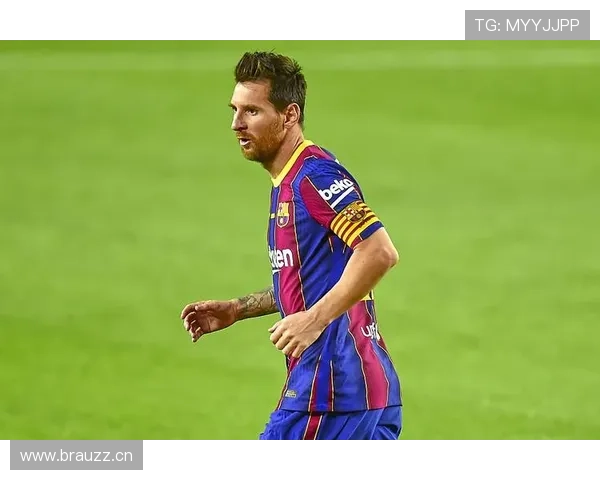 苏亚雷斯：从单箭头到自由中锋的战术角色演变分析