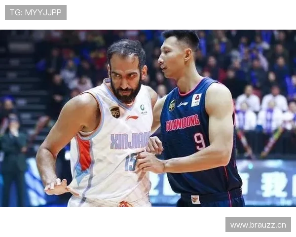 为什么篮下干扰球容易被裁判吹罚？详解规则要点